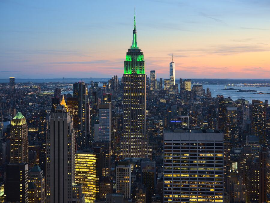 Midtown Manhattan and the Empire State Building at dusk